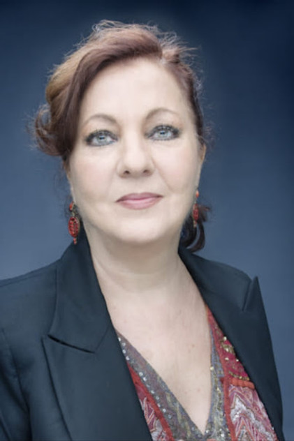 Carmen Linares