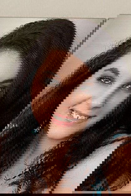 Lola Hot