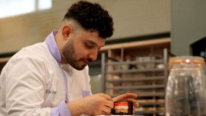 Petit Gâteaux & Hanging Showpieces