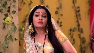 Tiwari and Vibhuti Dream About Holi