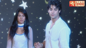 Siddhant Proposes to Riddhima