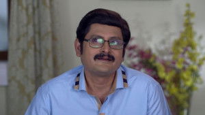 Vibhuti and Tiwari’s Prem For Each Other’s Wife