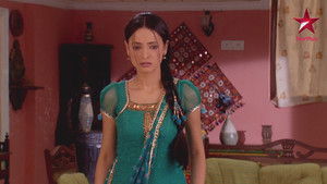 Khushi Impersonates Manorama and Madhumati