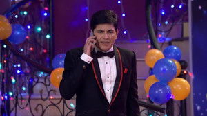 Tiwari Kisses Vibhuti At The Party