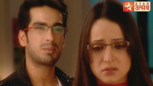Gunjan Pushes Samrat Away
