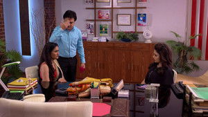 Sajan Bana Giridhari!