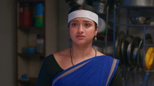 Deepa Faces Chitralekha's Scorn