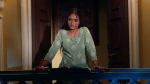 Poonam Stands Guard Over Rajneesh