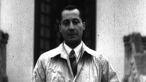 José Antonio para Paramont News. Español, inglés y francés