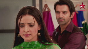 Khushi Spurns Arnav's Advances