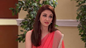 Angoori Dresses As a Nagin to Woo Nagraj