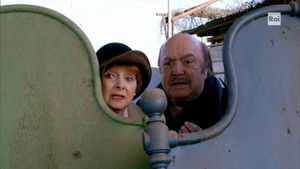 Mysterious murder in Poggiofiorito / Sara's gifts