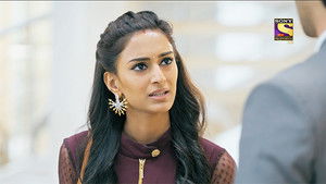 Sonakshi Walks Out Of Dev's House