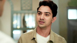 Dhawal Seeks Amresh's Help