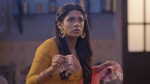 Shivika Tries Her Hand At Cooking