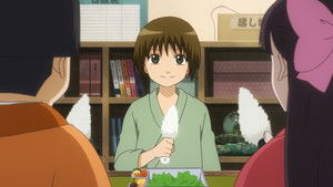 All Mothers Pack Too Much Food Into a Lunch Box and Ruin the Shape