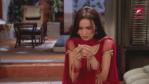 Khushi Finds Shyam's Pendrive