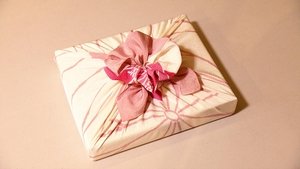Furoshiki: Wrapping Cloths