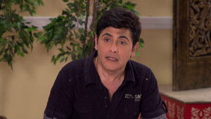 Vibhuti Brings a 'cow' For Angoori