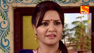 Indu Tries to Jump From The Balcony