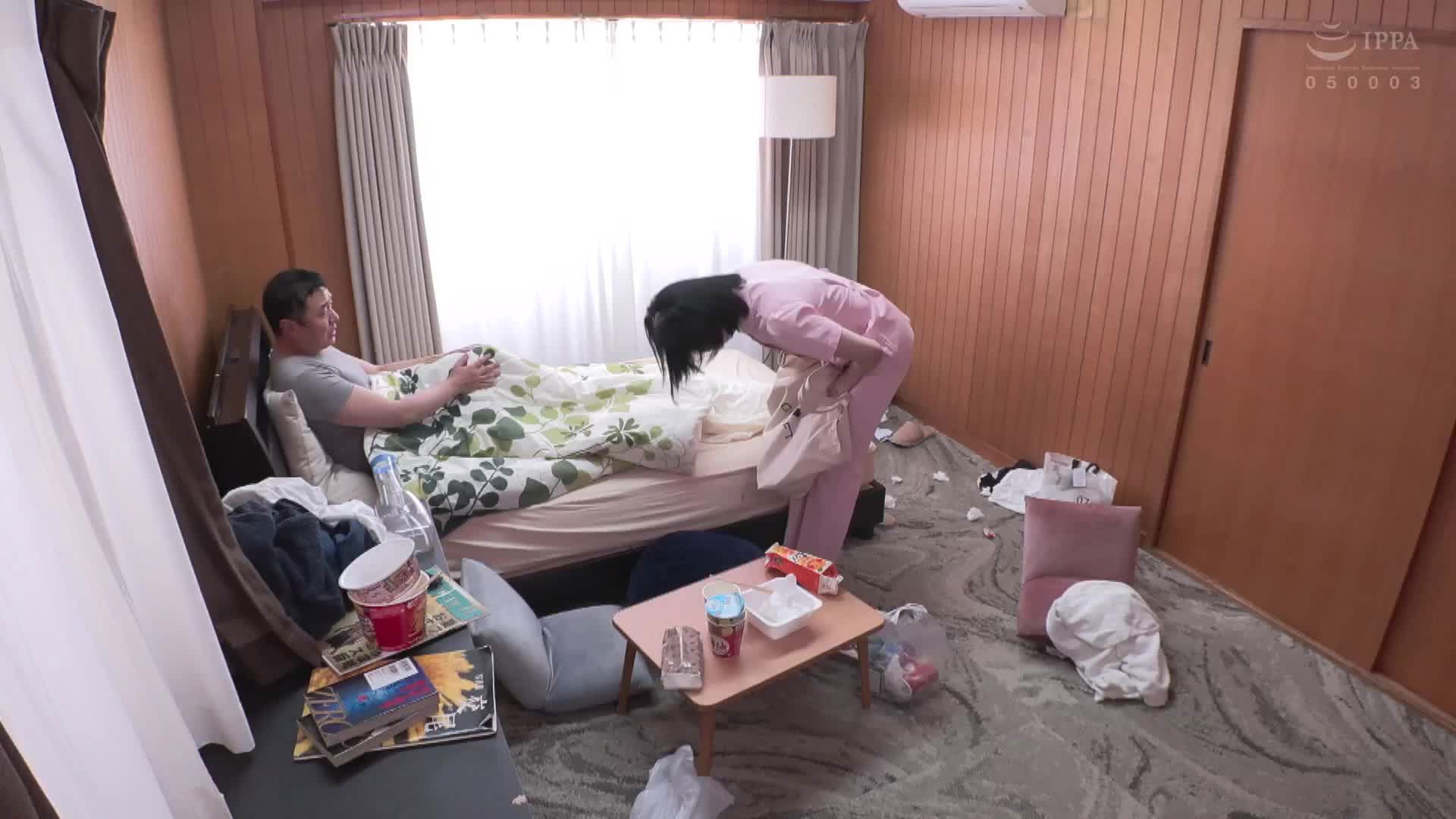 介護に来てくれた美人ヘルパーがまさかの昔面倒を見た教え子!?丹念にカラダを拭かれて思わず勃起してしまったチ〇ポを見て昔のお返しにと丁寧な全身リップ&フェラで奉仕をしてくれるミラクルに有り得ないほど射精してしまった!!!