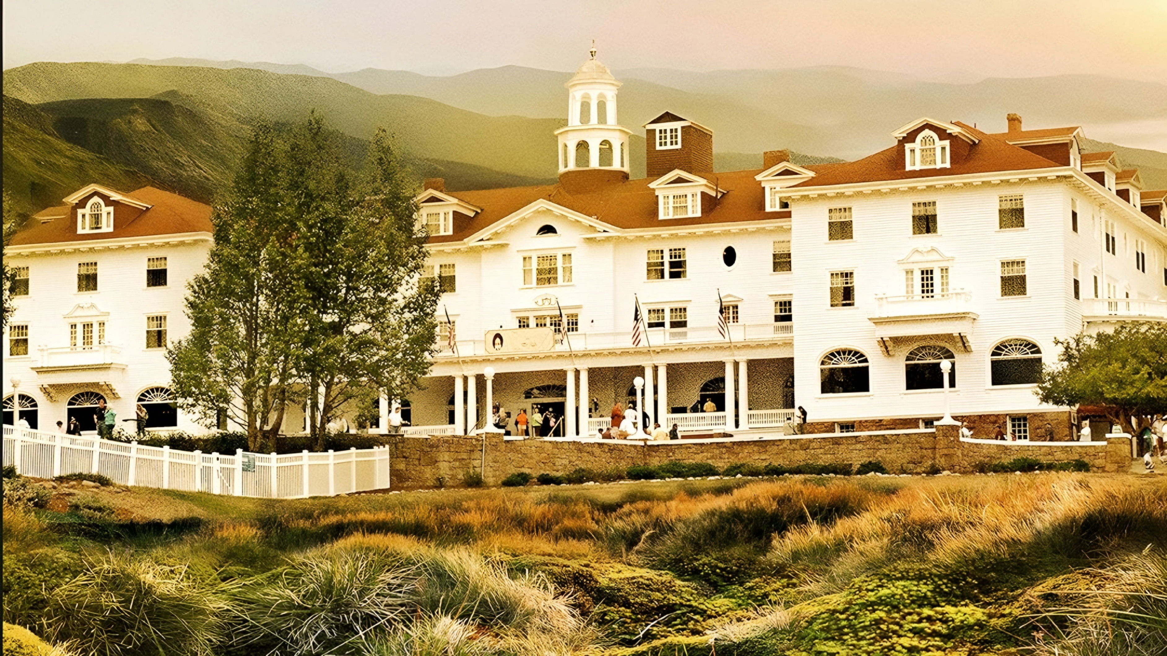 Hotel Secrets & Legends