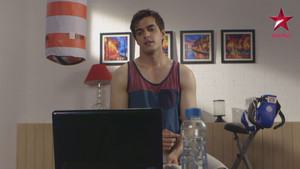 Ritesh Tries To Impress Nisha