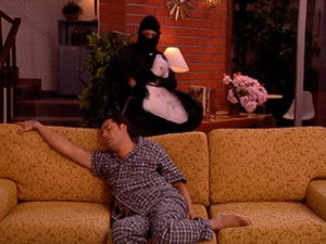 "Ladrón Que Roba a Ladrón"