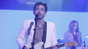 Billy Crystal, Jay Ellis, Local Natives